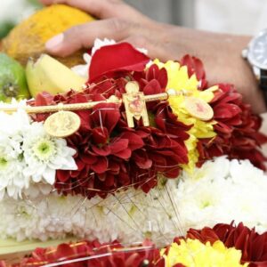 Couronne De Fleurs Pour Un Mariage Indien à Cannes