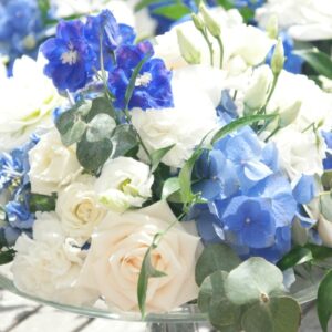 Centre De Table Bleu Et Blanc Pour Mariage Romantique