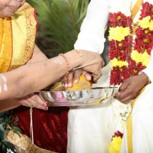 Bénédiction Lors D'un Mariage Traditionnel Indien