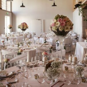 Centres De Tables Hauts Avec Roses Et Pivoines