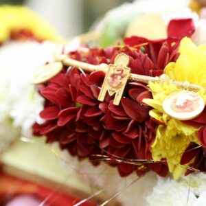 Cérémonie Religieuse Indienne Avec Fleurs Fraiches