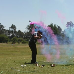 Golf Et Activités Lors D'un Mariage Décontracté Sur Le Bassin