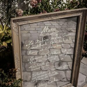 Menu De Mariage Lors D'un Mariage Rose Et Blanc