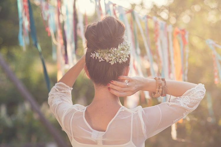 Chignon De Mariage Avec Fleurs