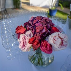 Roses Et Hydrangeas Rouge Et Violet