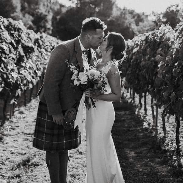 Couple écossais pour un destination wedding en France par NOCES DU MONDE