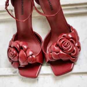 chaussures de la mariée, tout en rouge
