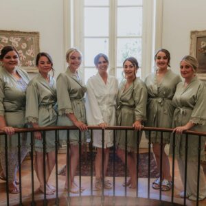 Demoiselles D'honneur En Plein Préparatifs De Mariage