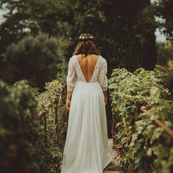 Mariée Au Milieu Des Vignes, Style Naturel Et Sauvage