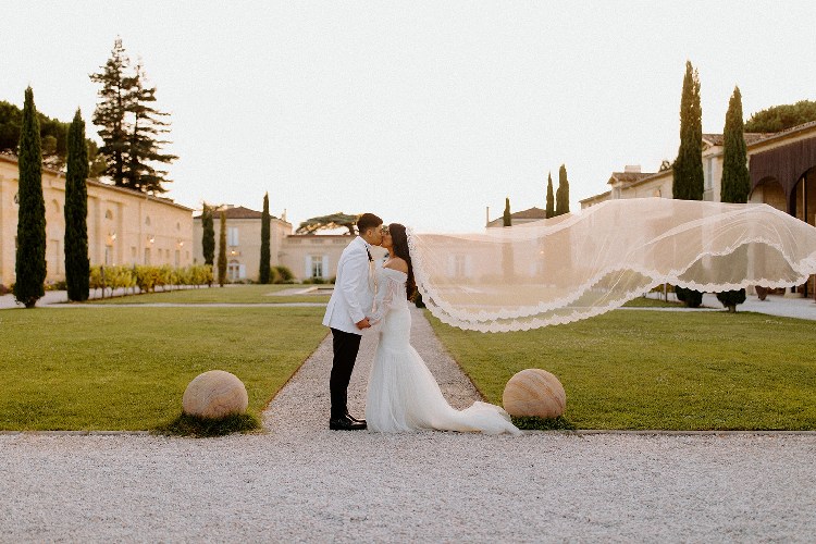 Un Mariage De Destination Organisé Par L'agence De Wedding Planning NOCES DU MONDE Au Château Gassies