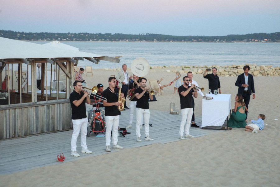 Fanfare au coucher du soleil de Bartherotte