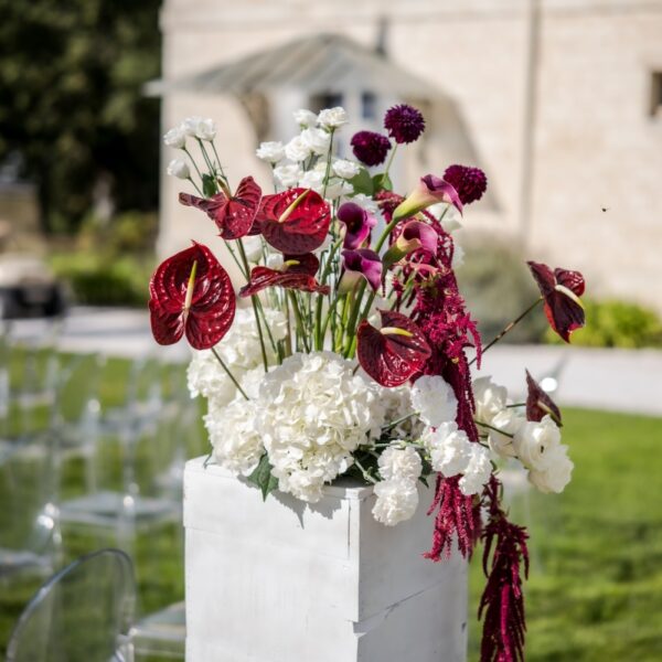 Bouquet Burgundy Et Blanc Pour Une Cérémonie De Mariage