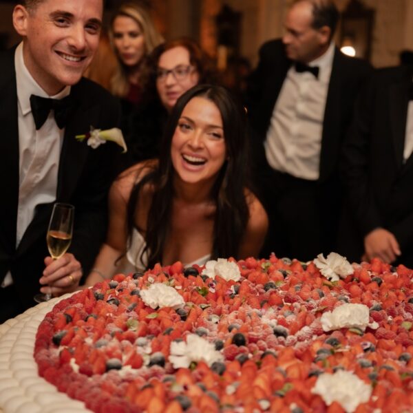 Pavlova Comme Wedding Cake