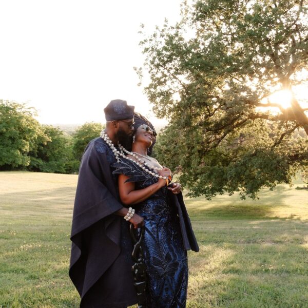Couple Américains Nigériens Au Château Gassies à Bordeaux