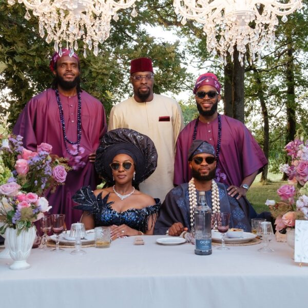 Magnifique Pose De La Famille Proche