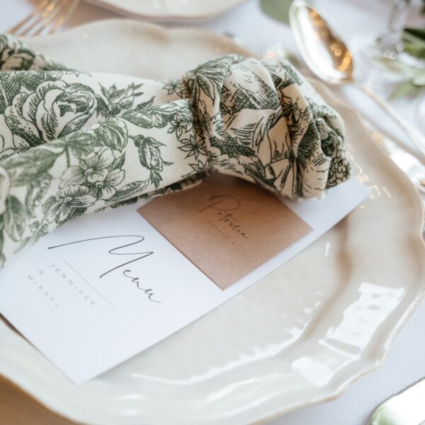 Serviettes Jouy Vert Sur Assiette Pour Mariage