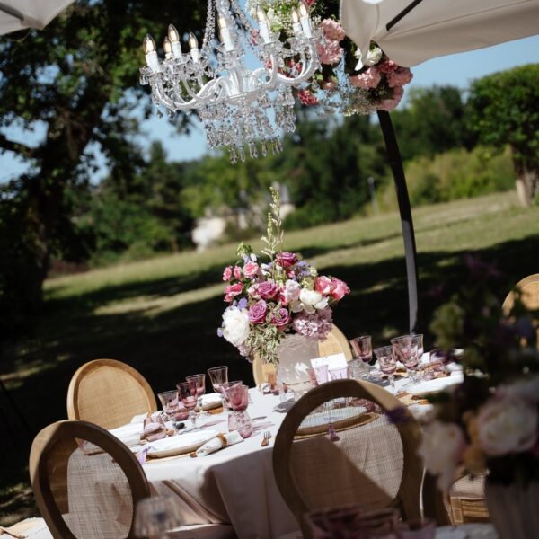 Set Up Dîner De Mariage En Extérieur De Luxe