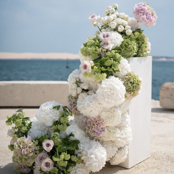 Cascade D'hortensias Lors D'une Cérémonie Extérieure